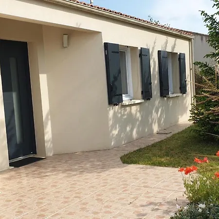 House Close To Royan And Seaside, Ground Floor, Quiet And Comfortable بيت للعطل مُدي