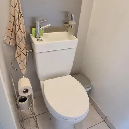 House Close To Royan And Seaside, Ground Floor, Quiet And Comfortable بيت للعطل *