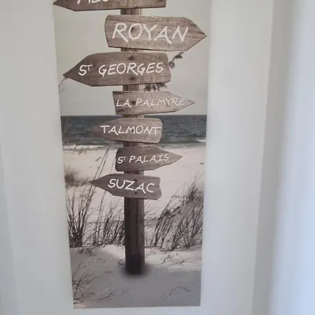 House Close To Royan And Seaside, Ground Floor, Quiet And Comfortable بيت للعطل *